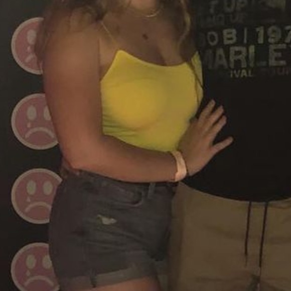 Yellow Ribbed Cropped Tank - Picture 4 of 4